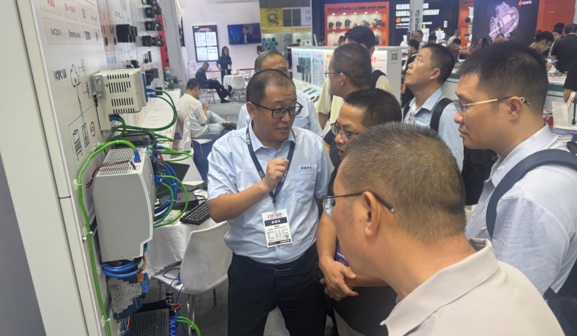 上海工博會(huì)第一天 | 鼎實(shí)APL技術(shù)展品吸引大批觀(guān)眾交流